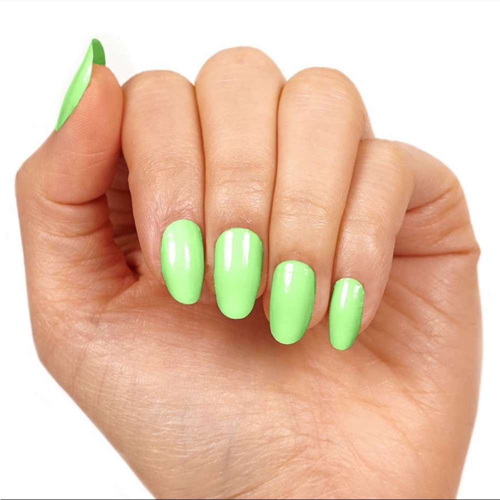 *Retired* Color Street: Kilowatt | Neon Green Summer Bright Party Vacation Beach - Picture 7 of 10